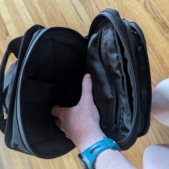 VAULTEK LifePod 2.0 SlingBag (bag only) - Brand New, Black - Picture 8 of 14